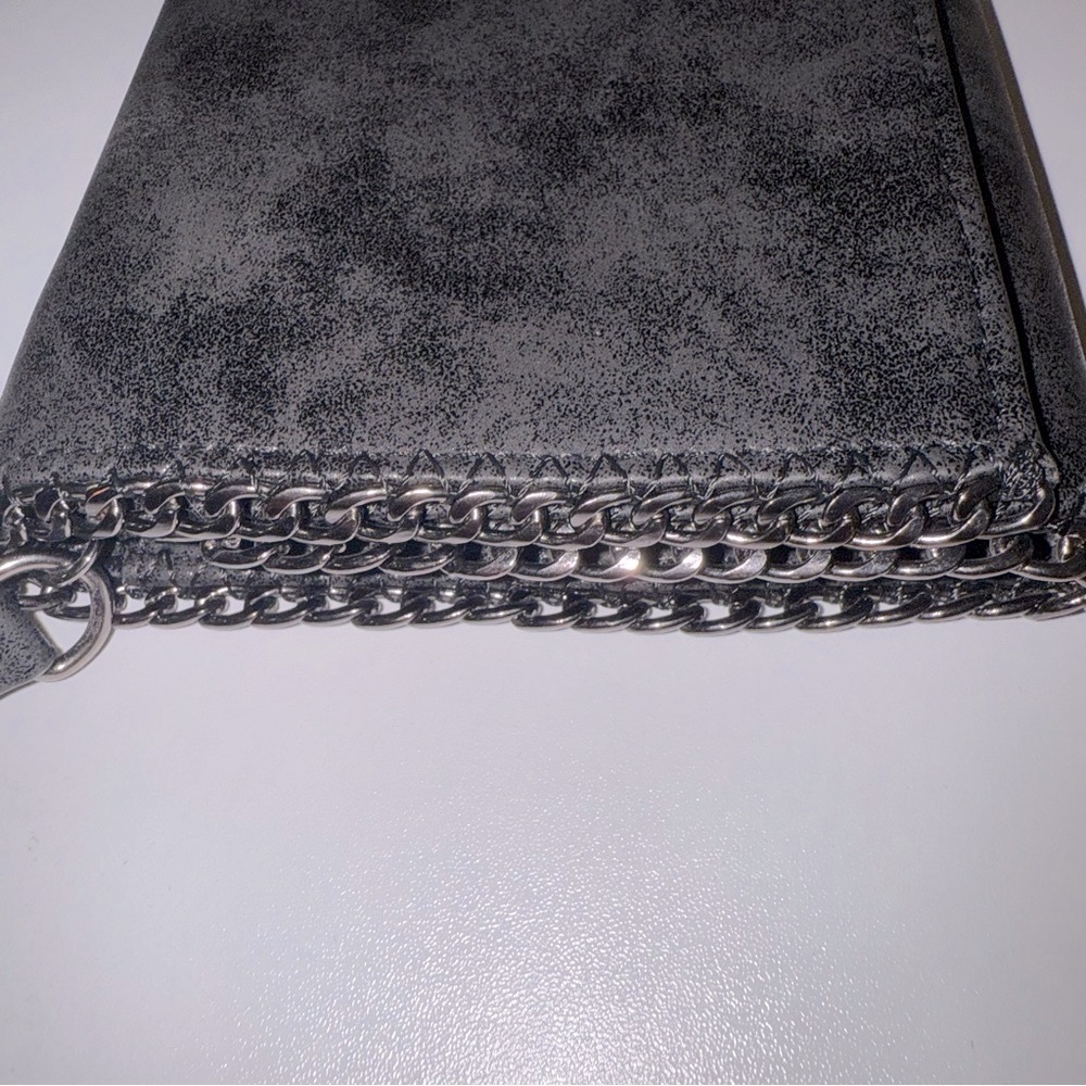 Elegant Chain-Trimmed Wallet Bag - Picture 6 of 16